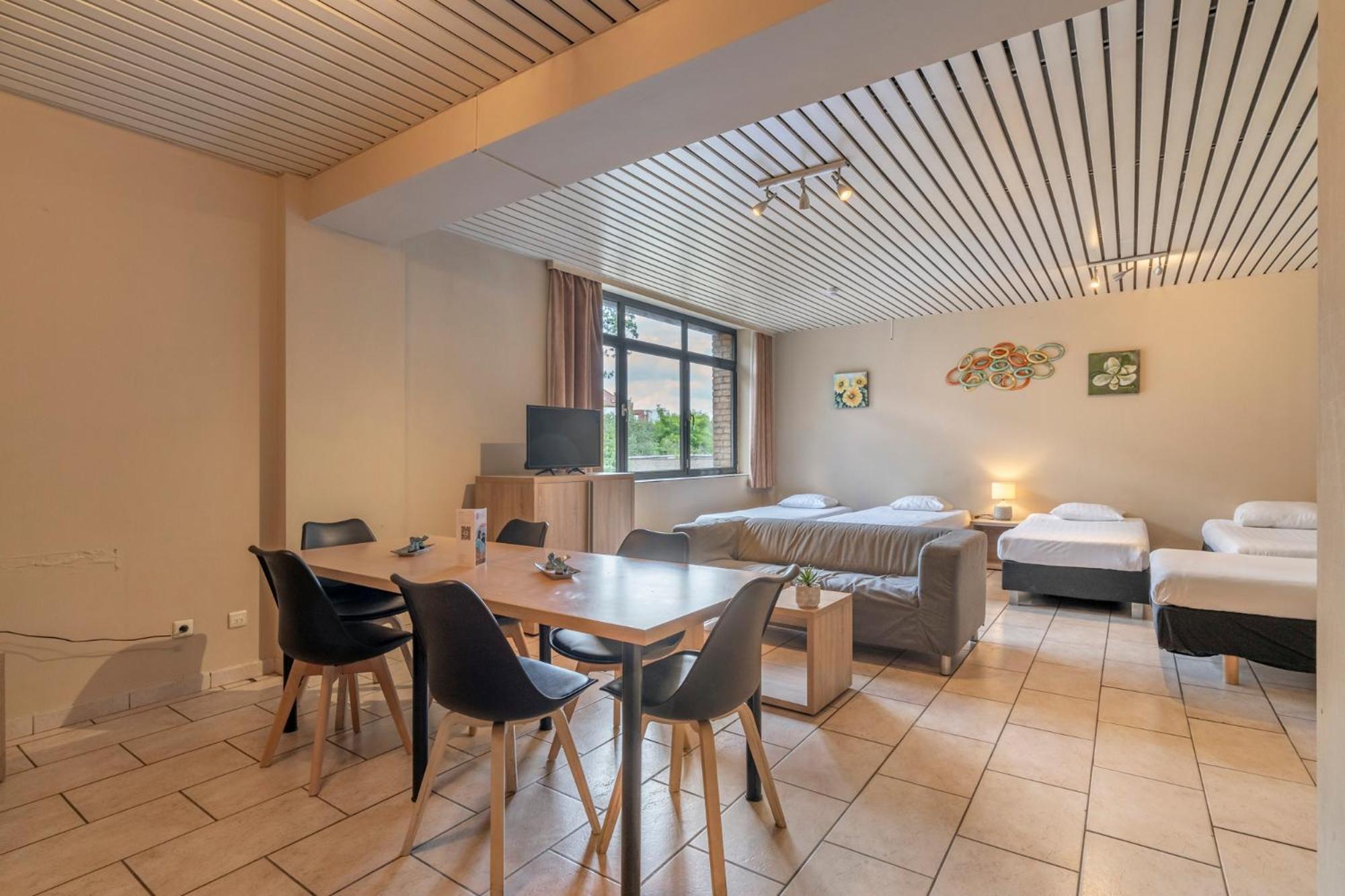 Condo Gardens Брюксел Екстериор снимка