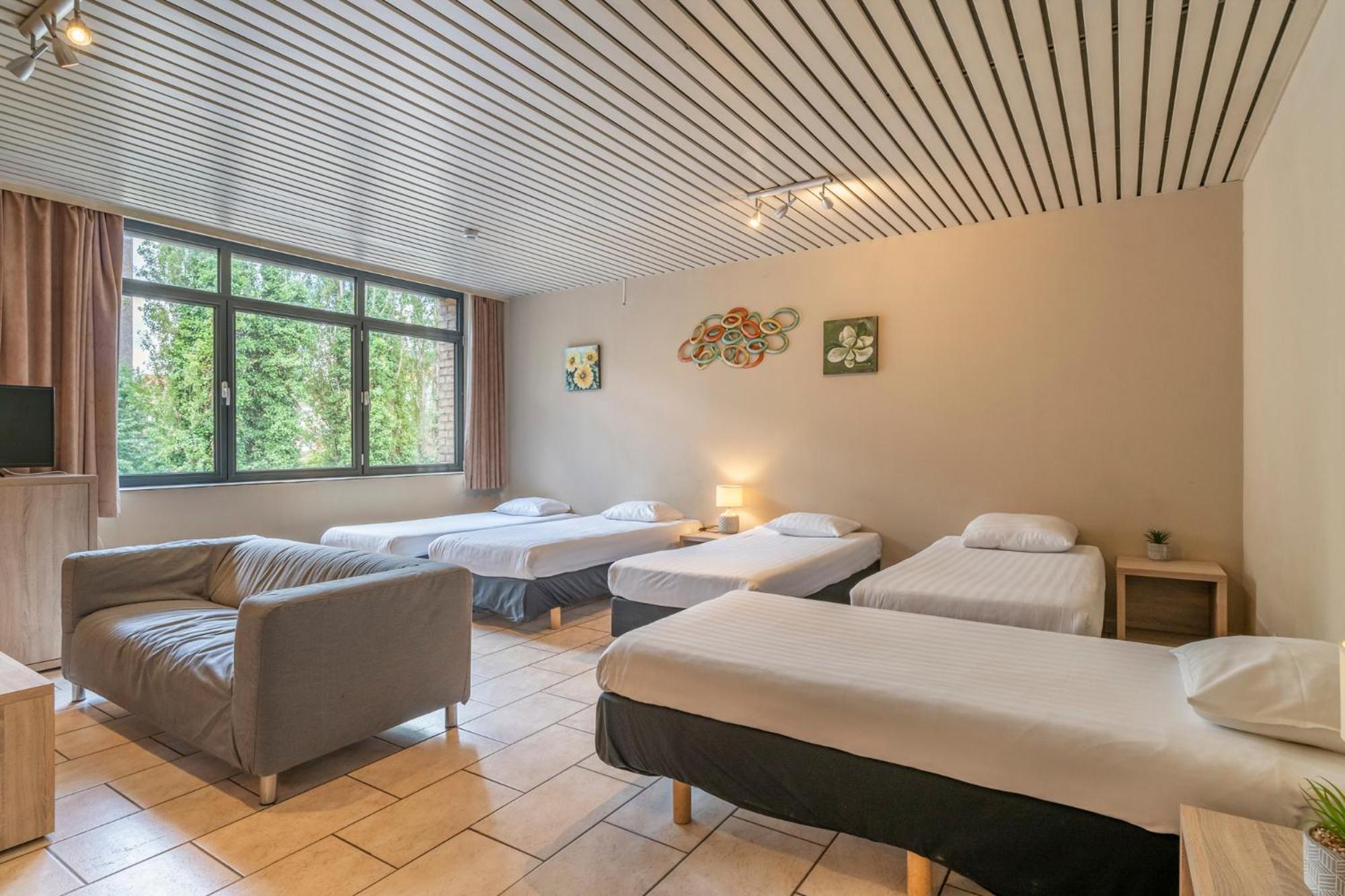 Condo Gardens Брюксел Екстериор снимка