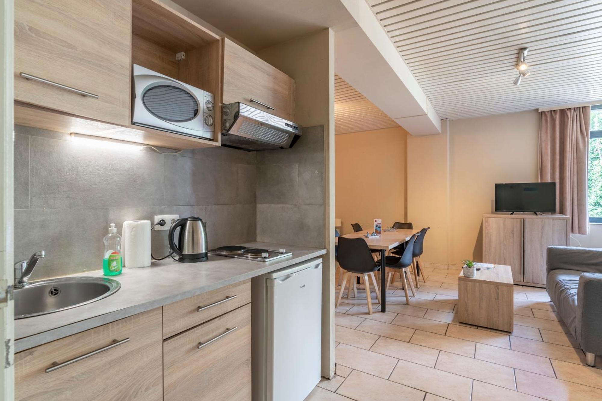 Condo Gardens Брюксел Екстериор снимка