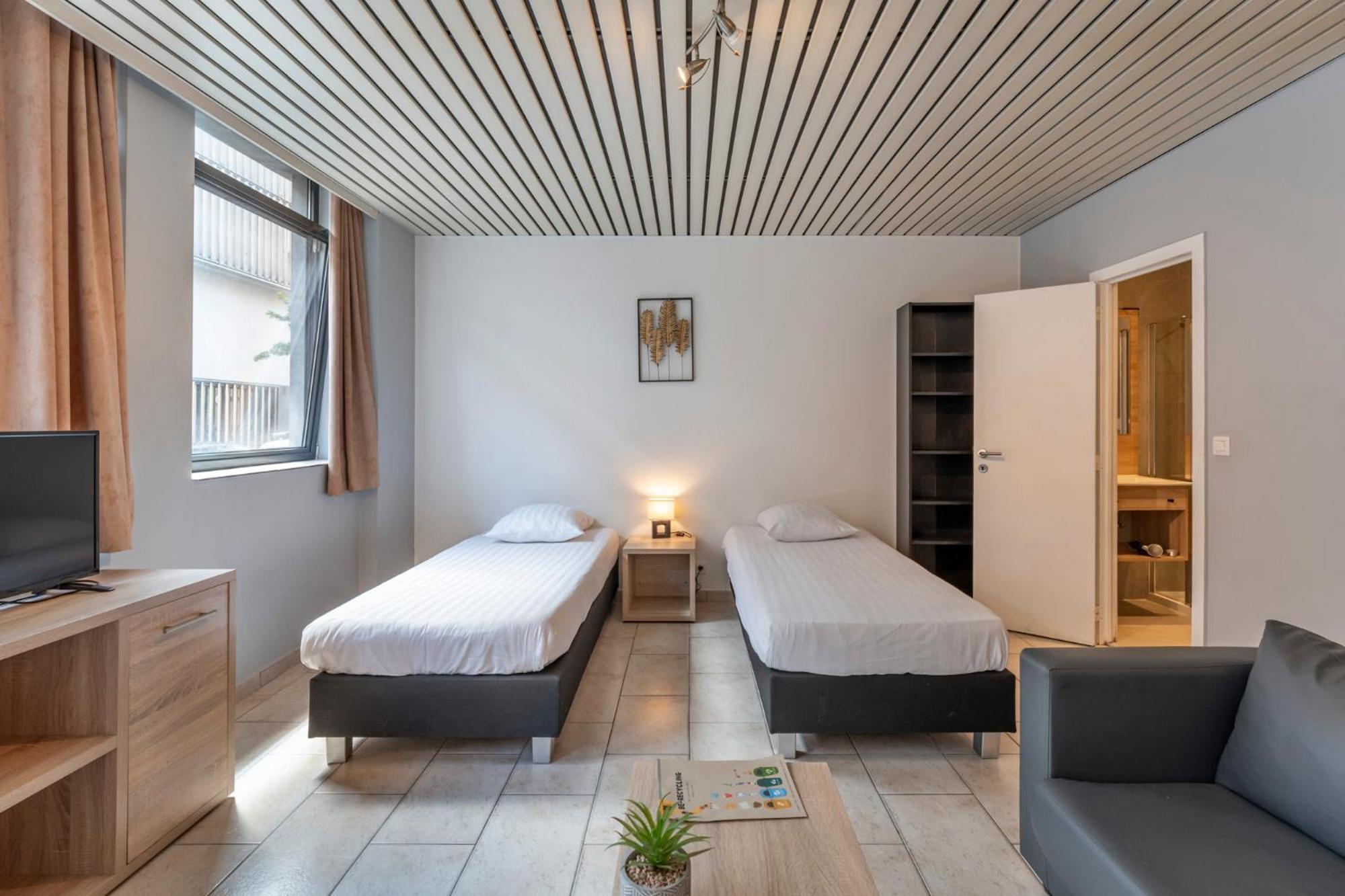 Condo Gardens Брюксел Екстериор снимка