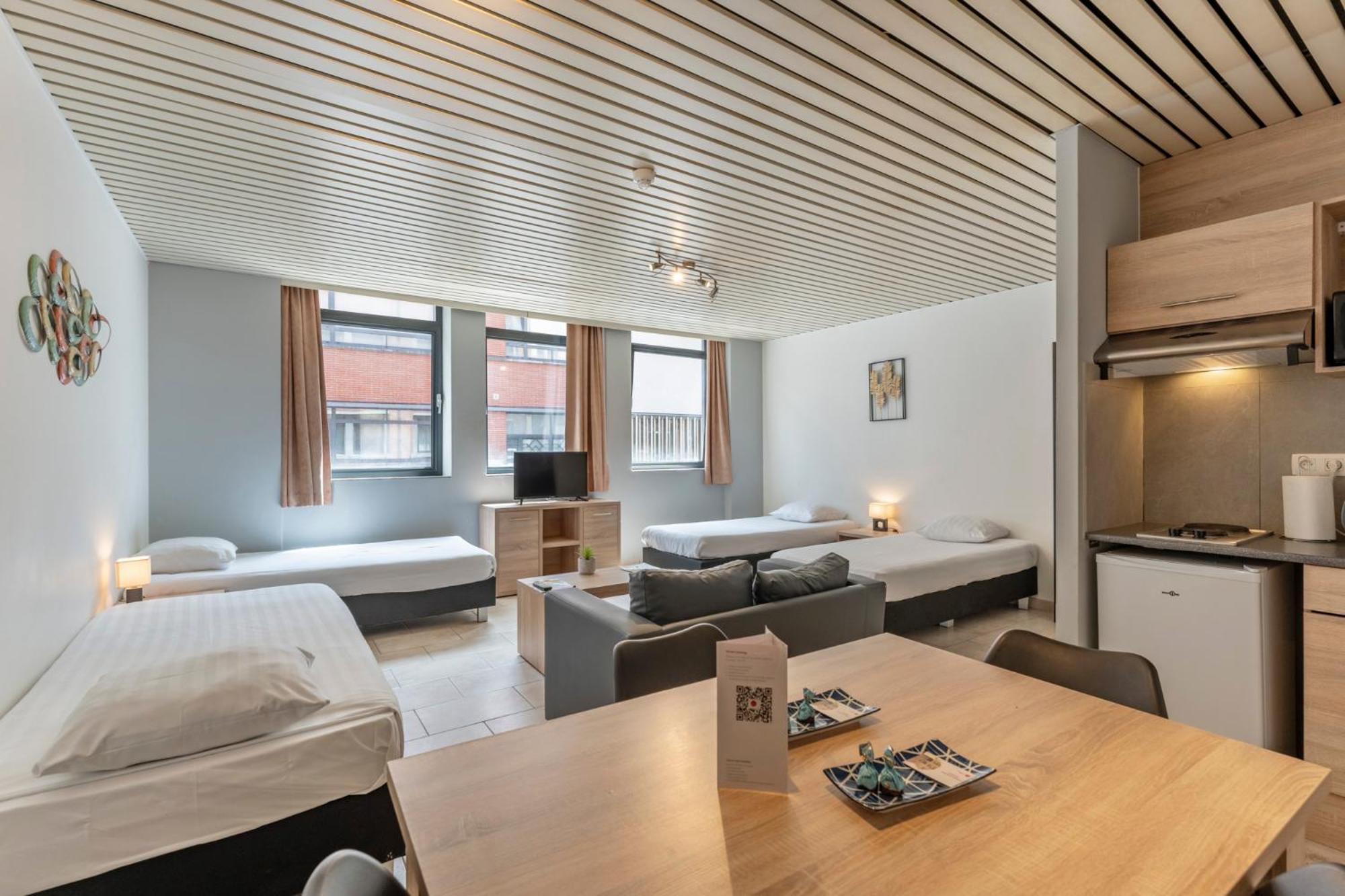 Condo Gardens Брюксел Екстериор снимка