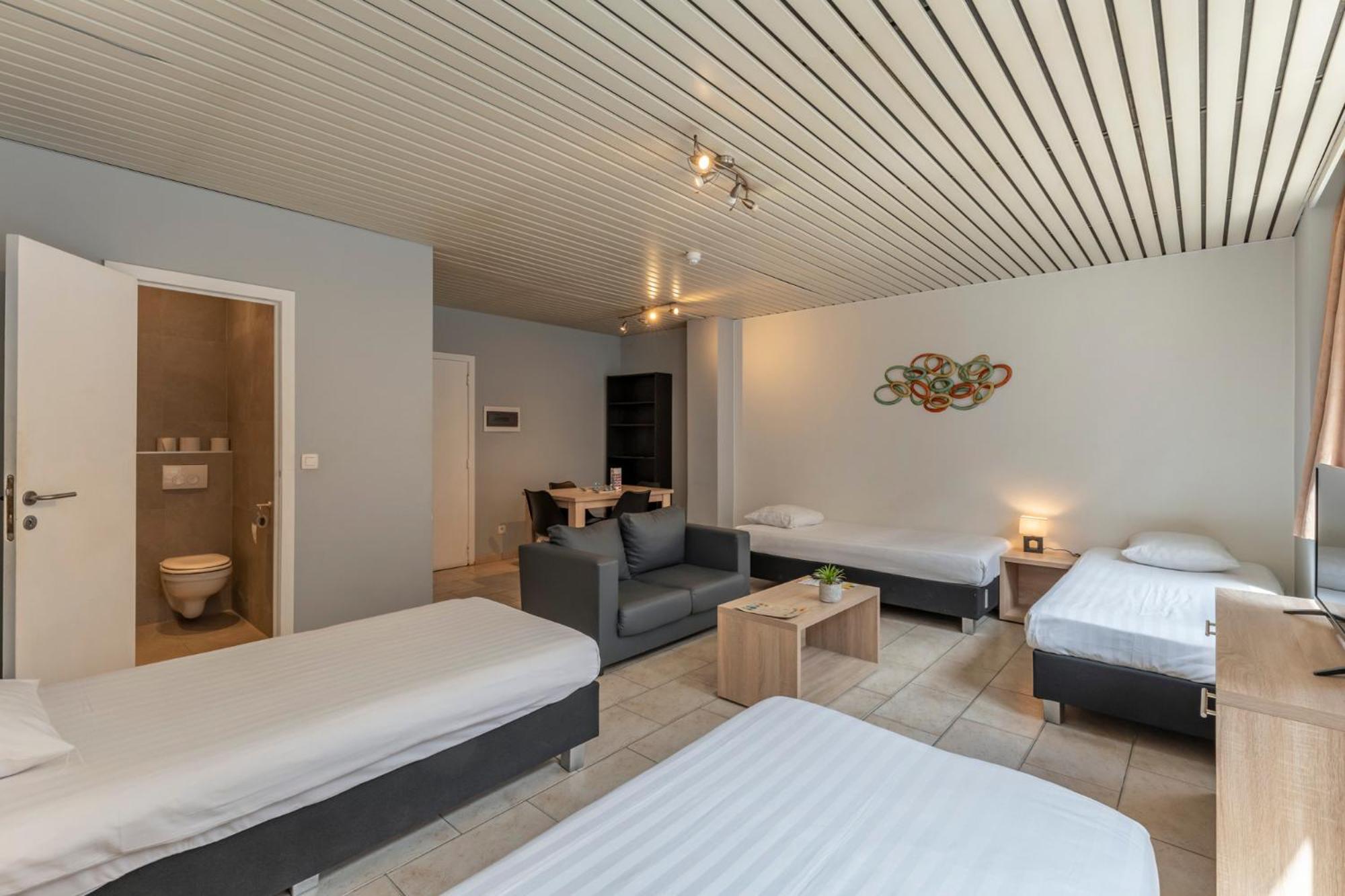 Condo Gardens Брюксел Екстериор снимка