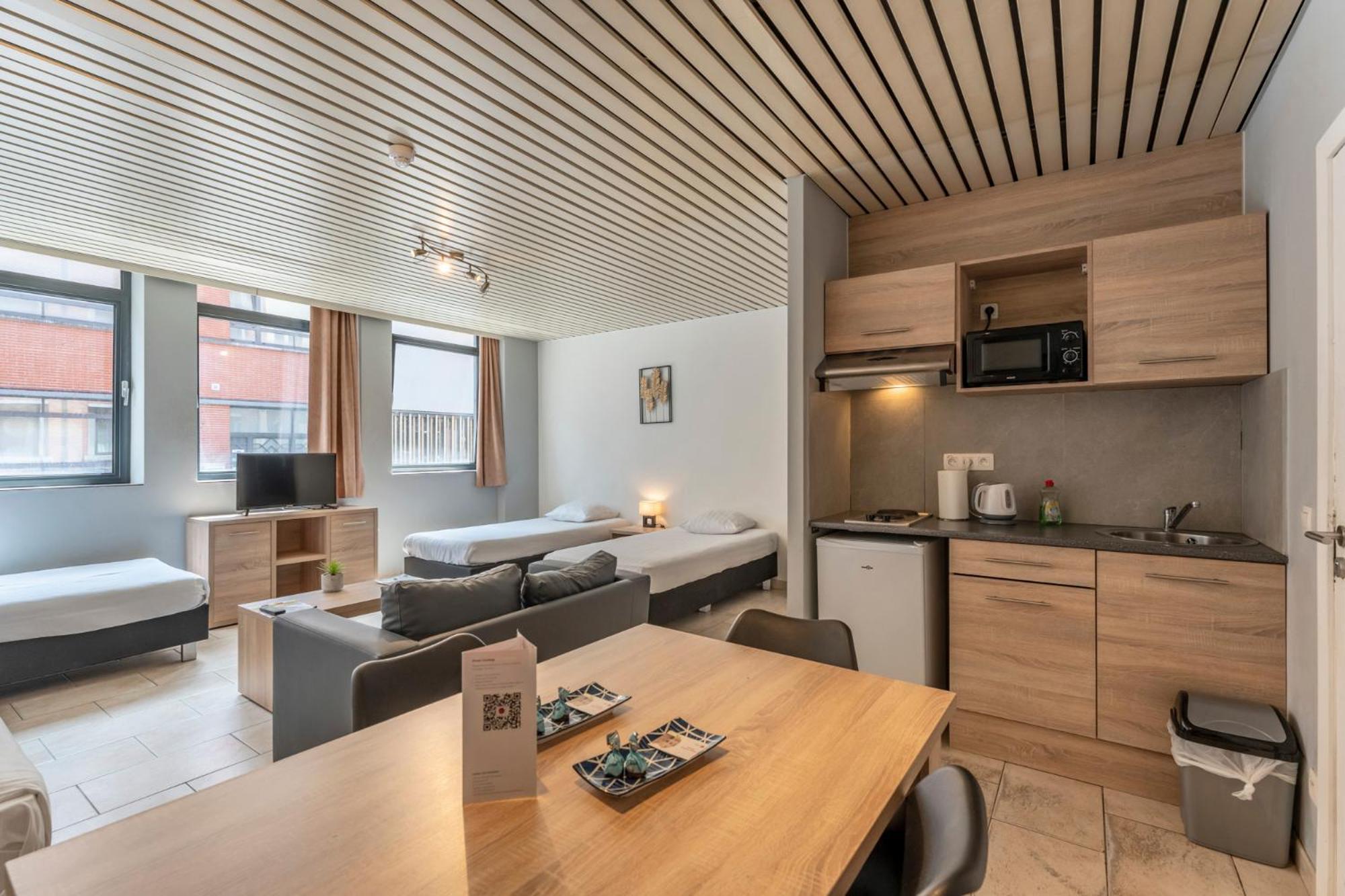 Condo Gardens Брюксел Екстериор снимка