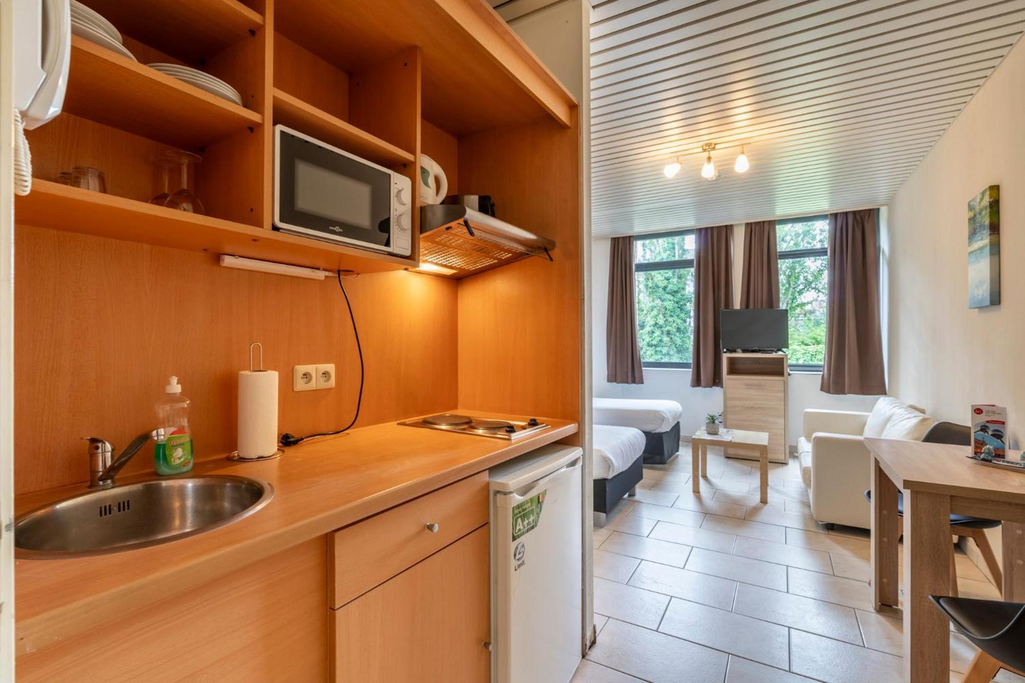 Condo Gardens Брюксел Екстериор снимка