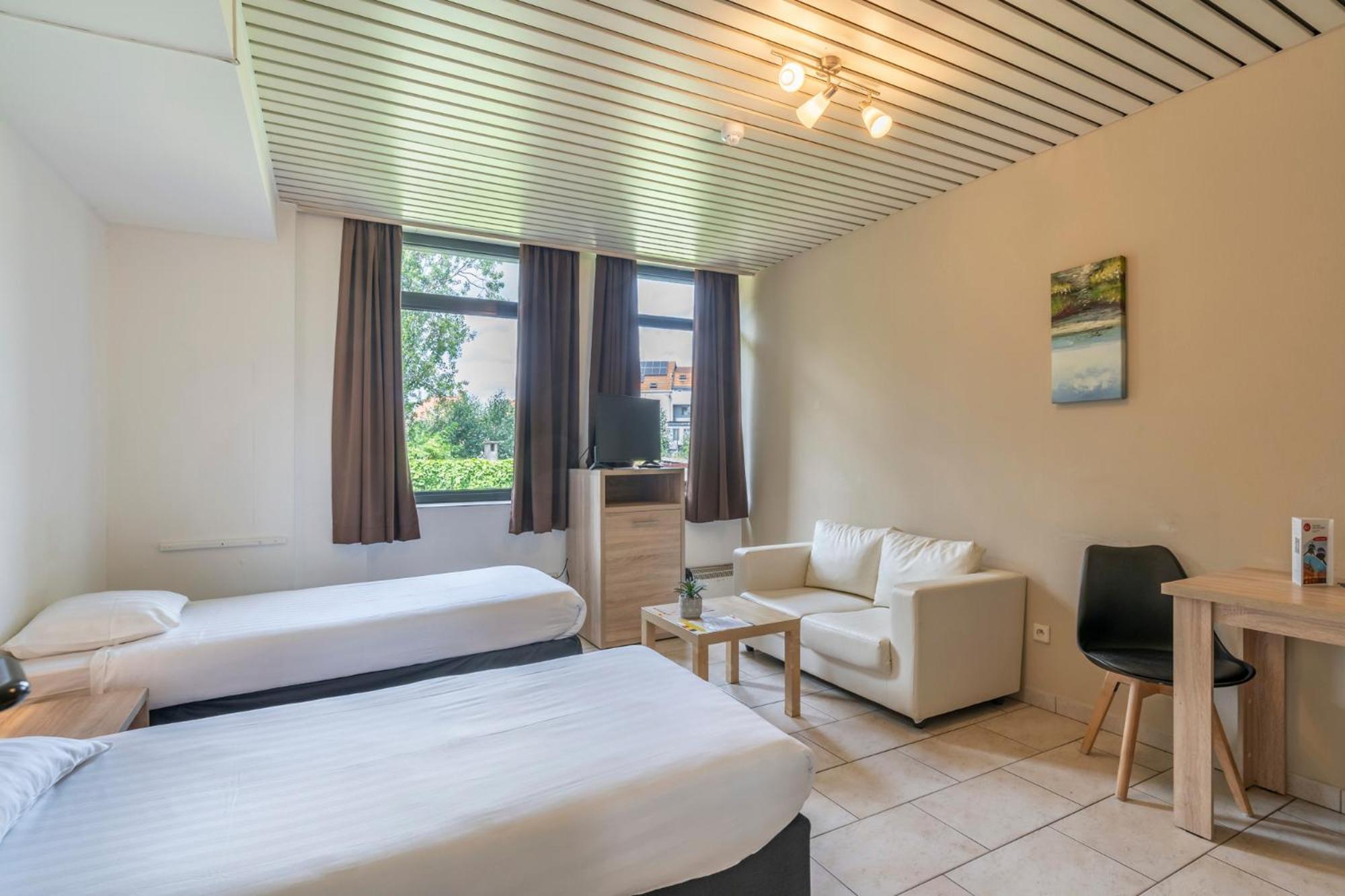Condo Gardens Брюксел Екстериор снимка