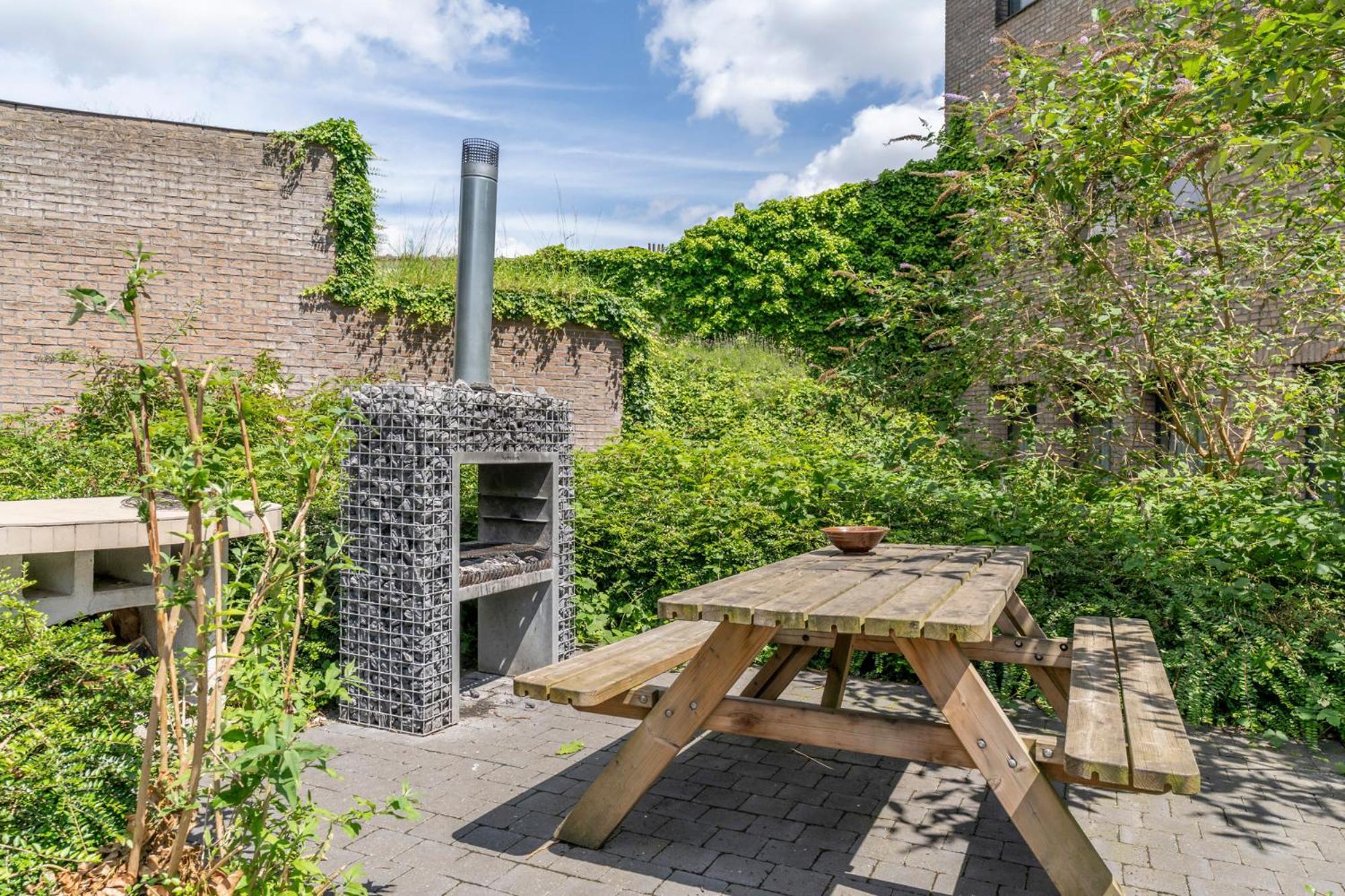 Condo Gardens Брюксел Екстериор снимка